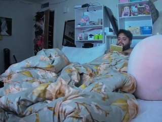 voyeurcam freakyfeline 01